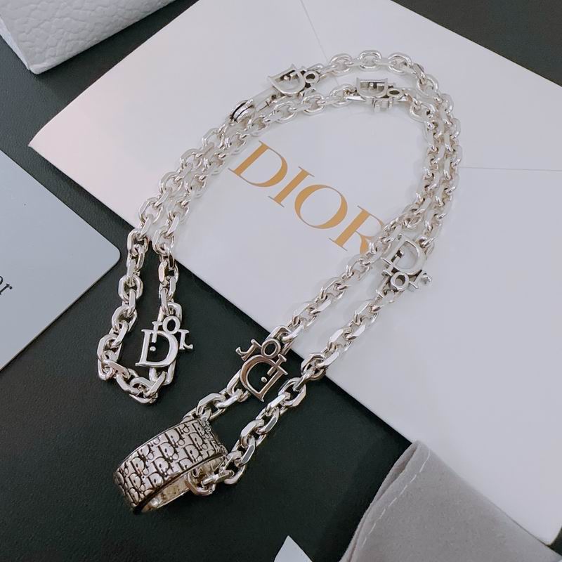 Dior Necklace 05lyr327 (2)